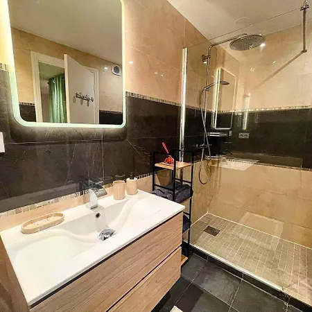 Full Furnished In Downtown With Double Ac 50m2 公寓