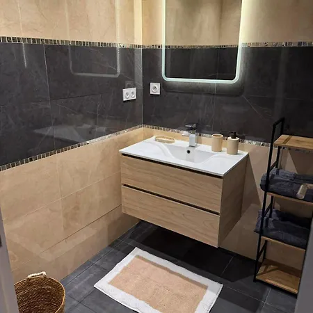 公寓 Full Furnished In Downtown With Double Ac 50m2