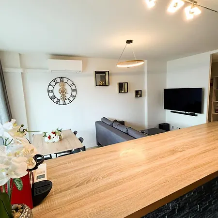 公寓 Full Furnished In Downtown With Double Ac 50m2 *